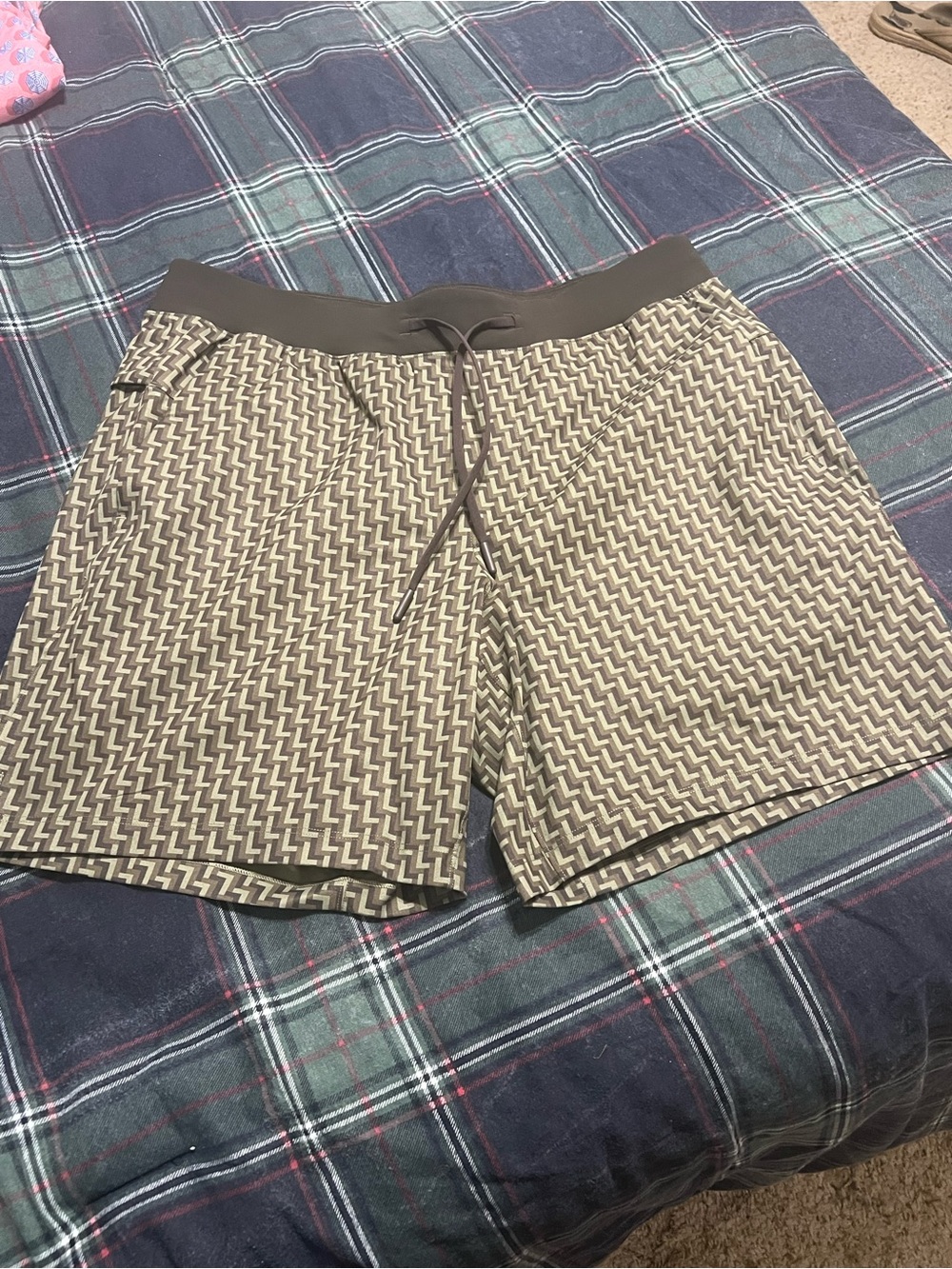 Zeroed in shorts 7 inch